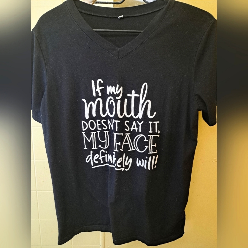 Graphic V neck t shirt